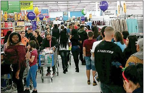 Frank Coleman | The Marlin Democrat          This was the scene last Friday night for Black Friday at Marlin’s Walmart as residence from all around Falls County came out to strike some amazing deals .