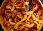 Peach season is underway, and Hill Country producers are reporting good quality for consumers looking for fresh fruit. (Texas A&M AgriLife Extension Service photo by Adam Russell)